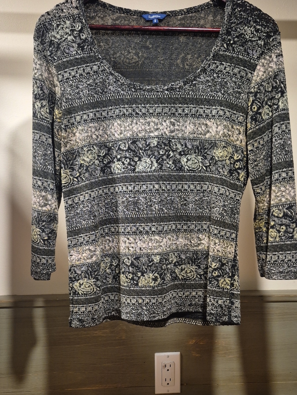 Black, Cream & Gold Floral-Stripe Scoop Neck 3/4 Sleeve Tee